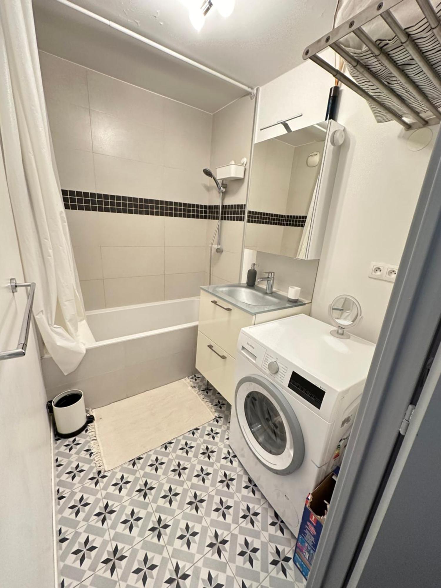 Cosy Duplex Avec Parking A Paris 19 By Immo Kit Bnb Экстерьер фото